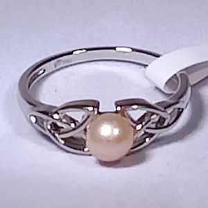 Vantel Pearls Time Everlasting Ring